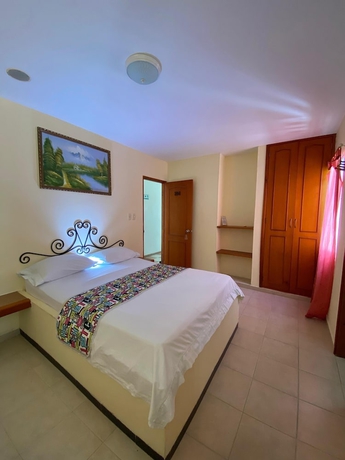 Imagen de la habitación del Hotel Hostal Solymar. Foto 6