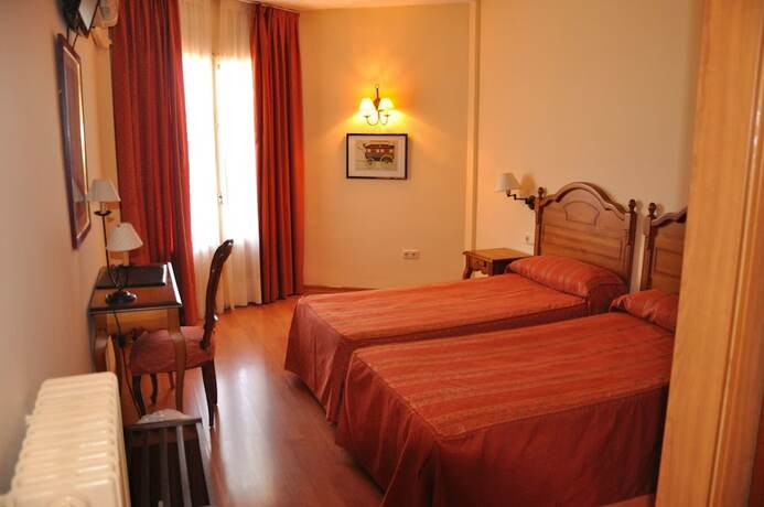 Imagen de la habitación del Hotel Hostal Tafalla. Foto 17