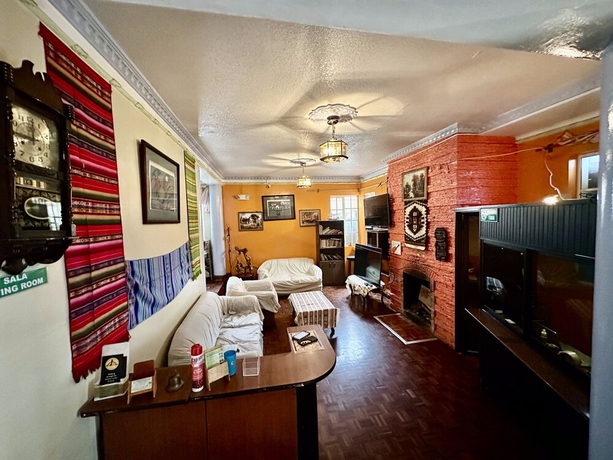 Imagen de los interiores del Hotel Hostal Taxo Yura. Foto 13