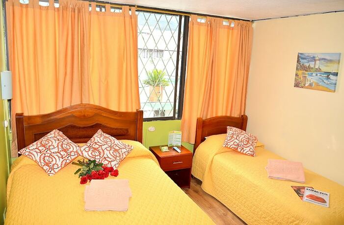 Imagen general del Hotel Hostal Terra 3 Base Aerea. Foto 3