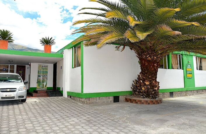 Imagen general del Hotel Hostal Terra 3 Base Aerea. Foto 4
