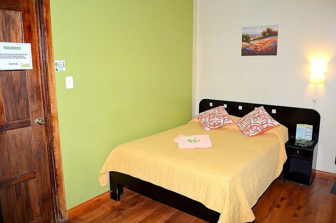Imagen general del Hotel Hostal Terra 3 Base Aerea. Foto 6