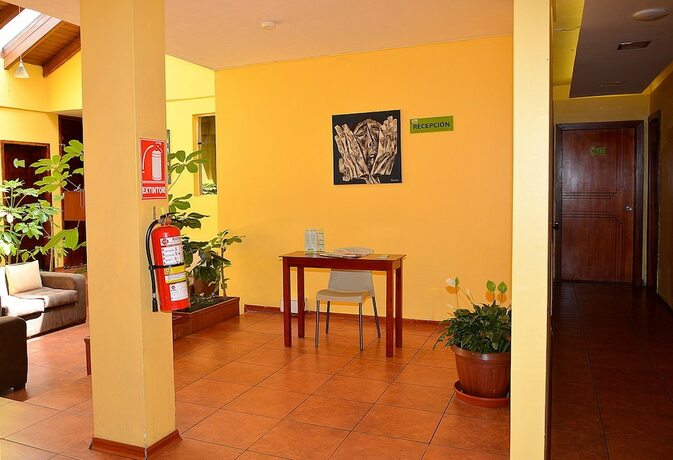 Imagen general del Hotel Hostal Terra 3 Base Aerea. Foto 7