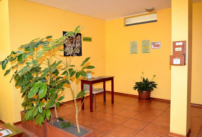 Imagen general del Hotel Hostal Terra 3 Base Aerea. Foto 12