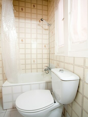 Imagen de la habitación del Hotel Hostal Tormes. Foto 10