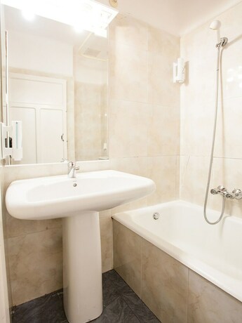 Imagen general del Hotel Hostal Tormes. Foto 9