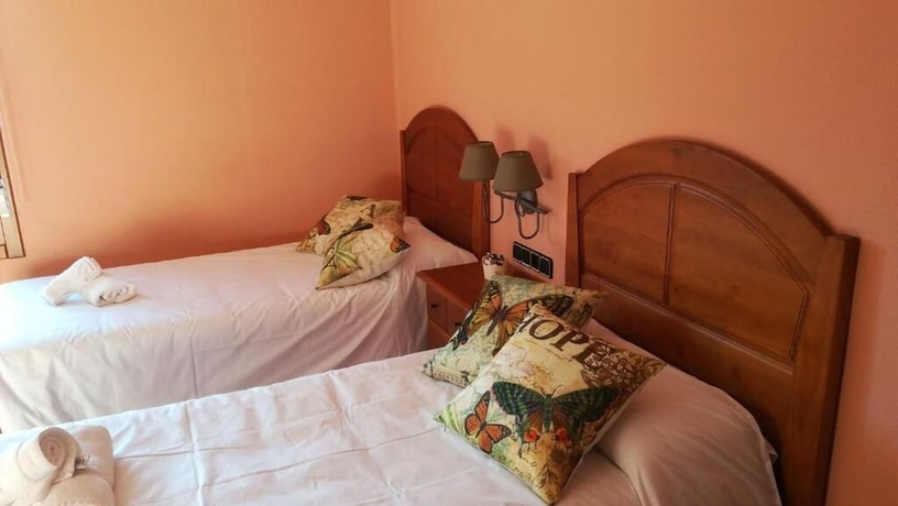 Imagen de la habitación del Hotel Hostal Torreblanca and Nuevo Eco Urbión. Foto 9