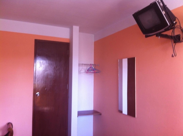 Imagen de la habitación del Hotel Hostal Tres Mascaras. Foto 10