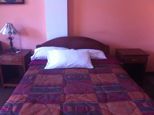 Imagen de la habitación del Hotel Hostal Tres Mascaras. Foto 12