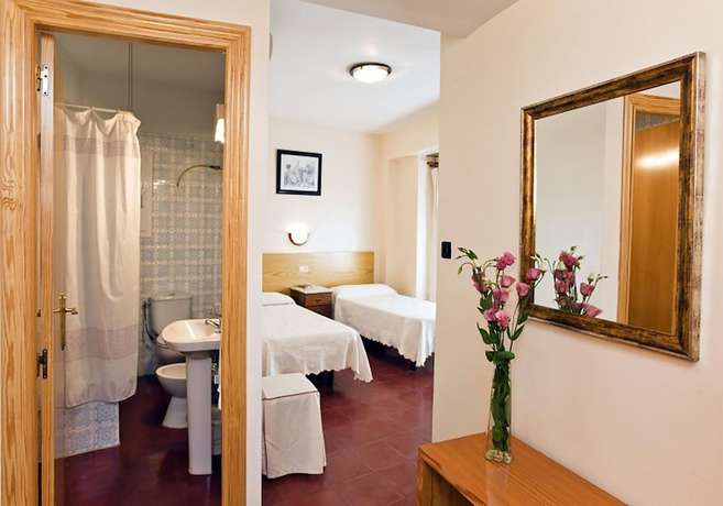 Imagen general del Hotel Hostal Tropical. Foto 1