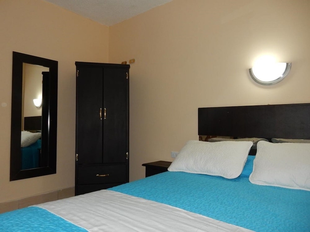 Imagen de la habitación del Hotel Hostal Tungurahua. Foto 8
