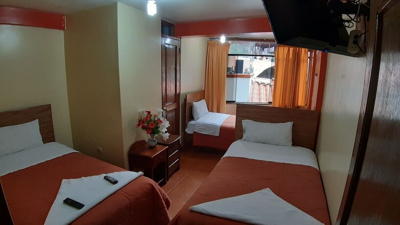 Imagen general del Hotel Hostal Urpi. Foto 9