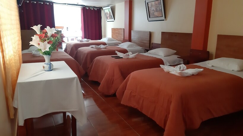 Imagen general del Hotel Hostal Urpi. Foto 10