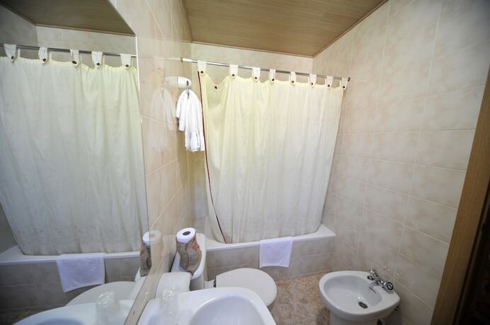 Imagen de la habitación del Hotel Hostal Vall d\'Aneu. Foto 16