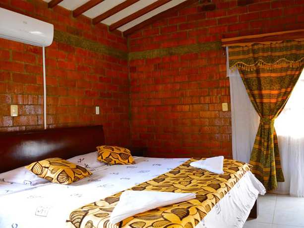 Imagen de la habitación del Hotel Hostal Valle De Las Camelias. Foto 3