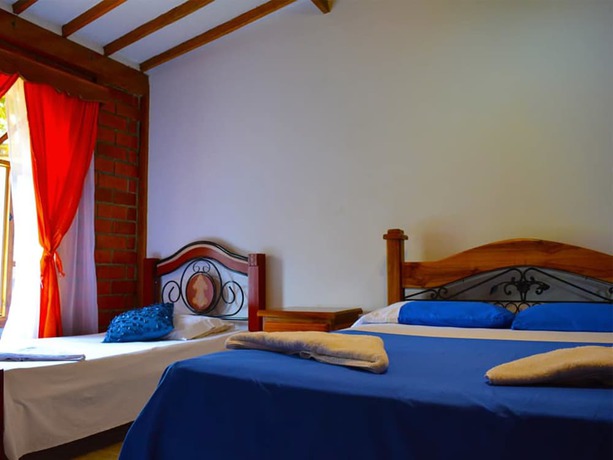 Imagen de la habitación del Hotel Hostal Valle De Las Camelias. Foto 5