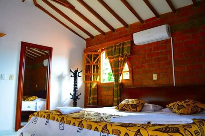 Imagen de la habitación del Hotel Hostal Valle De Las Camelias. Foto 6