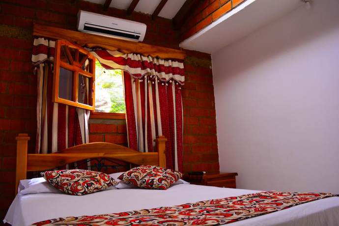 Imagen de la habitación del Hotel Hostal Valle De Las Camelias. Foto 12
