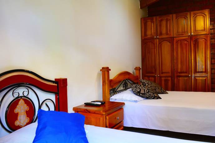 Imagen de la habitación del Hotel Hostal Valle De Las Camelias. Foto 14