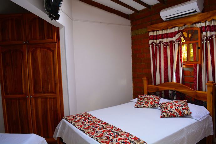 Imagen de la habitación del Hotel Hostal Valle De Las Camelias. Foto 18