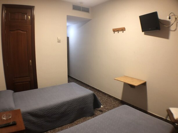 Imagen de la habitación del Hotel Hostal Venecia. Foto 16