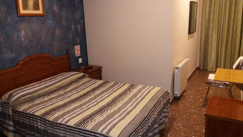 Imagen de la habitación del Hotel Hostal Venecia. Foto 19