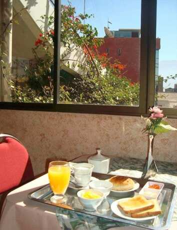 Imagen general del Hotel Hostal Versalles. Foto 9