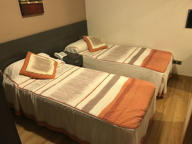 Imagen de la habitación del Hotel Hostal Zubi XXI. Foto 14
