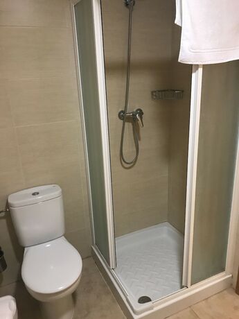 Imagen de la habitación del Hotel Hostal Zubi XXI. Foto 15