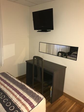 Imagen de la habitación del Hotel Hostal Zubi XXI. Foto 17