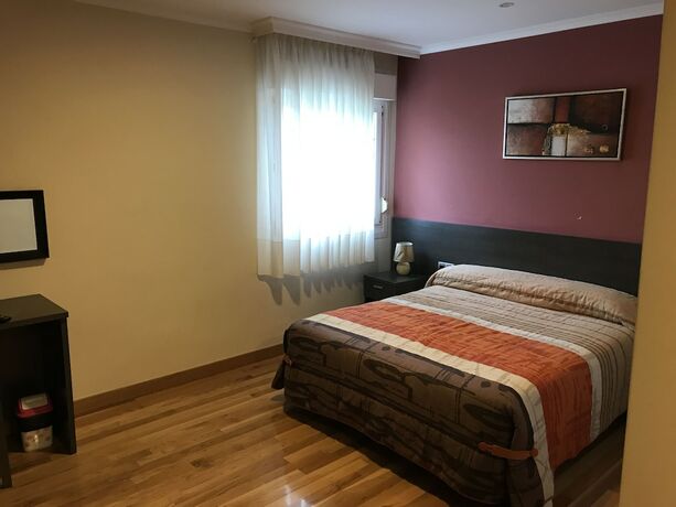 Imagen de la habitación del Hotel Hostal Zubi XXI. Foto 18