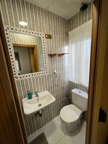 Imagen de la habitación del Hotel Hostal avenida 57. Foto 18