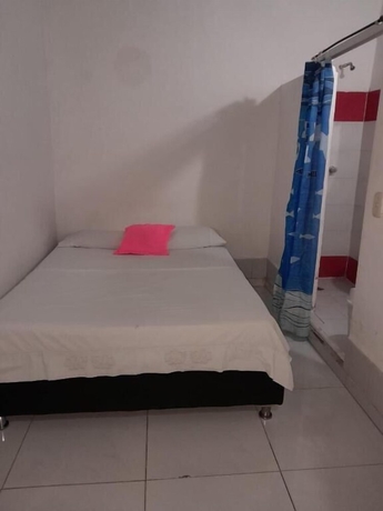 Imagen de la habitación del Hotel Hostal casa yoya. Foto 13