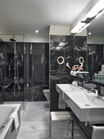 Imagen de la habitación del Hotel Hostal de La Gavina. Foto 13