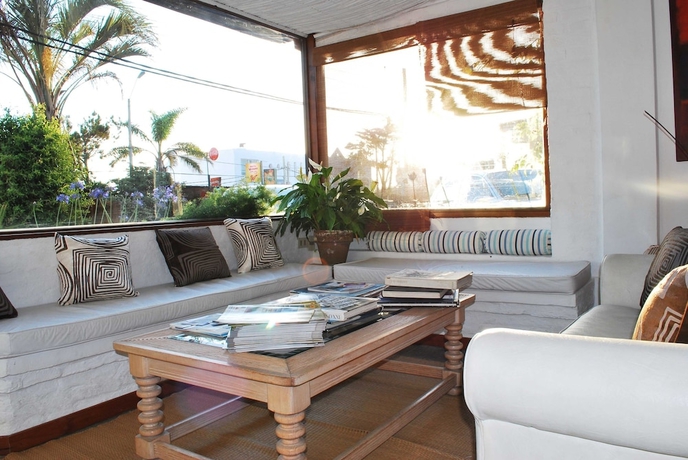 Imagen del bar/restaurante del Hotel Hostal de la Barra. Foto 2