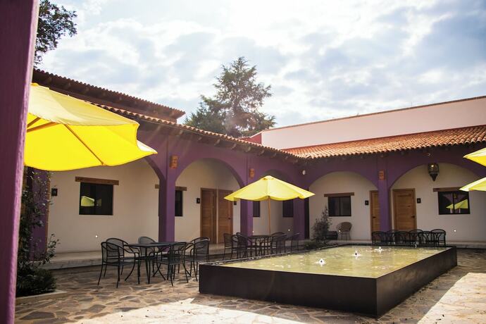 Imagen general del Hotel Hostal de la Montaña. Foto 1