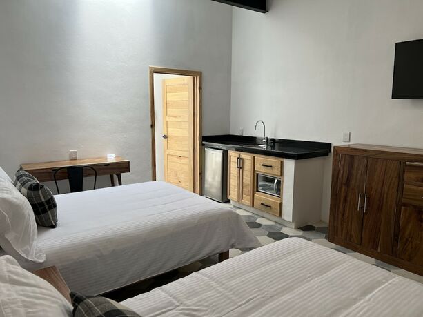 Imagen de la habitación del Hotel Hostal de la Monta&ntilde;a. Foto 19