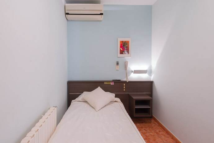 Imagen de la habitación del Hotel Hostal de la Vila. Foto 14