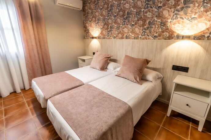 Imagen general del Hotel Hostal el Bomba. Foto 16