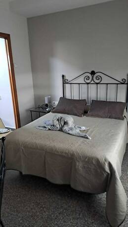 Imagen de la habitación del Hotel Hostal la Cañada Segoviana. Foto 10