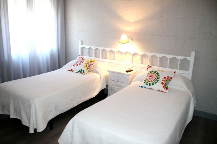 Imagen de la habitación del Hotel Hostal los Molinos. Foto 15