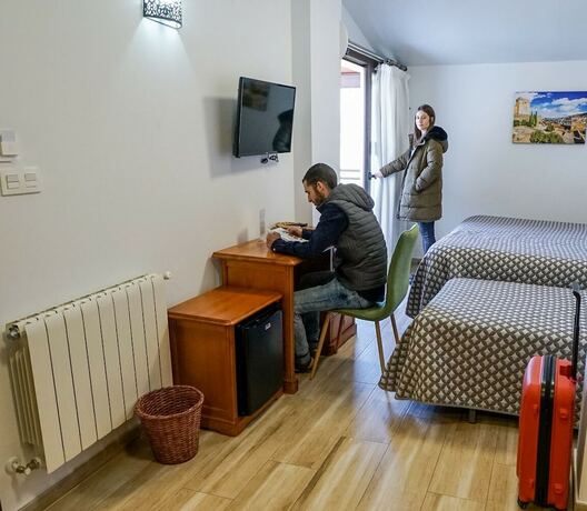 Imagen general del Hotel Hostal y Apartamento Rural Los Naranjos. Foto 10