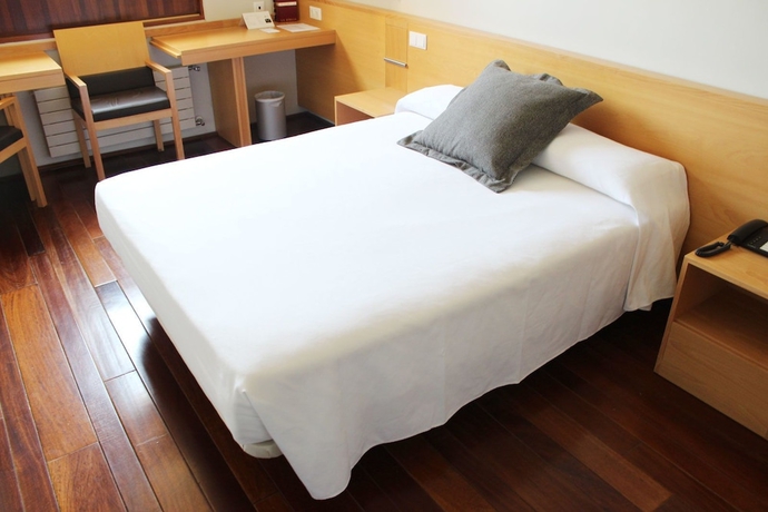 Imagen de la habitación del Hotel Hostatgeria De Poblet. Foto 7