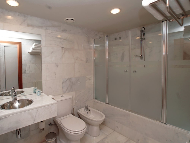 Imagen de la habitación del Hotel Hostatgeria De Poblet. Foto 10