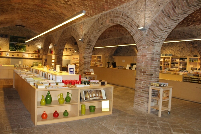 Imagen de los interiores del Hotel Hostatgeria De Poblet. Foto 19