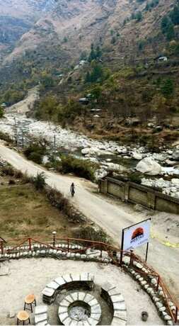 Imagen general del Hotel Hostay Tirthan. Foto 2