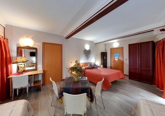 Imagen de la habitación del Hotel Hostel Agata. Foto 11