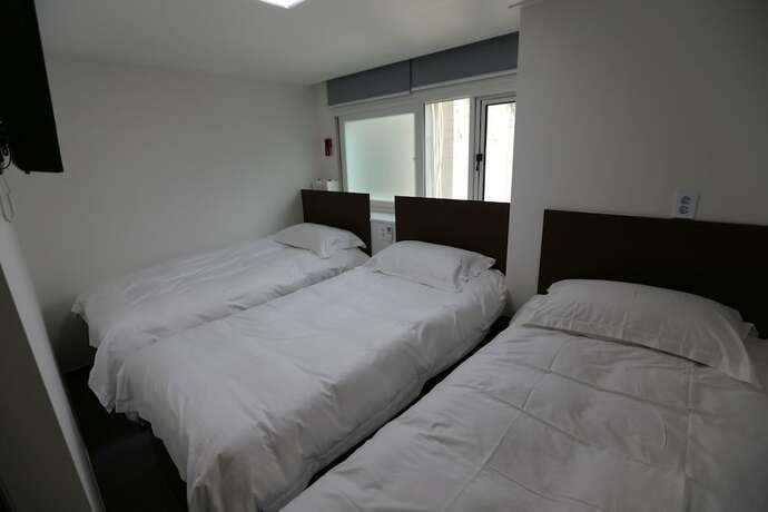 Imagen de la habitación del Hotel Hostel Ara125. Foto 25