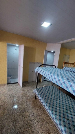 Imagen de la habitación del Hotel Hostel Bom e Familiar. Foto 3