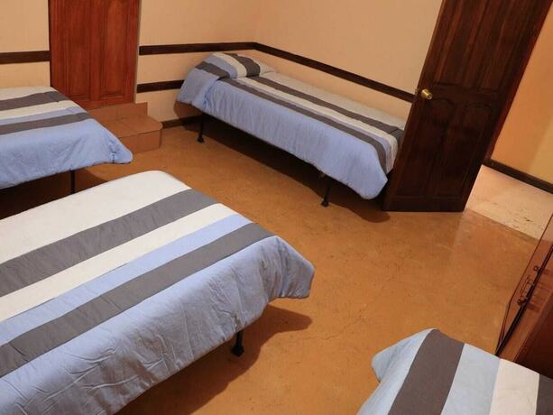 Imagen general del Hotel Hostel Canoa. Foto 4